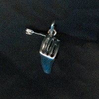 Masquedardos Hanging Hand with Silver Dart